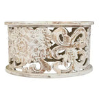 Table Basse Bois de Mangue Sculpté à la Main Motif Floral Découpé Finition Blanc Vieilli 33 Pouces