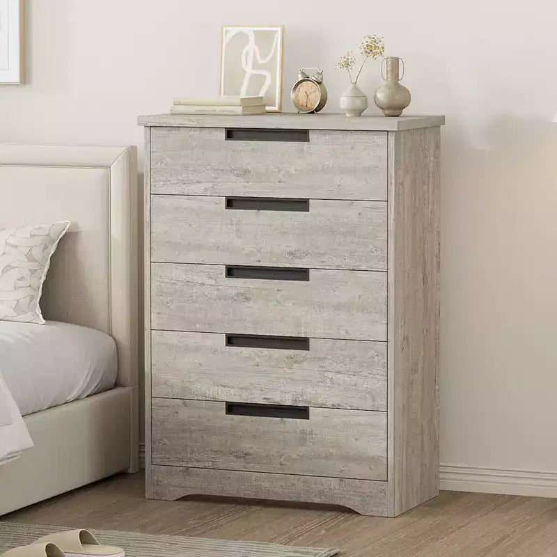 Embedded-handle design five-drawer chest, modern wooden drawer cabinet, space-saving compact storage, suitable for living rooms.