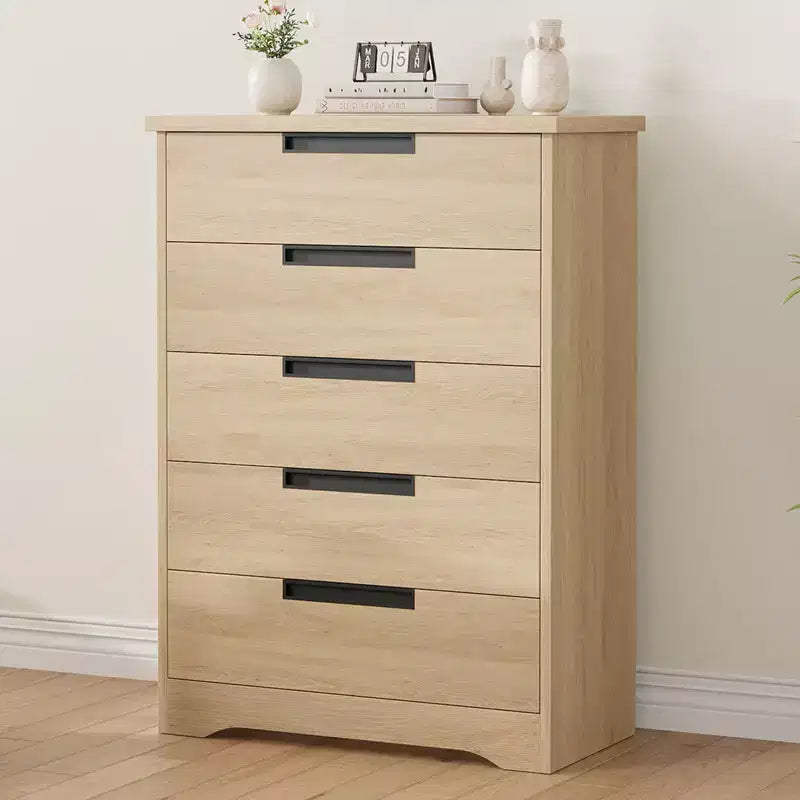 Embedded-handle design five-drawer chest, modern wooden drawer cabinet, space-saving compact storage, suitable for living rooms.