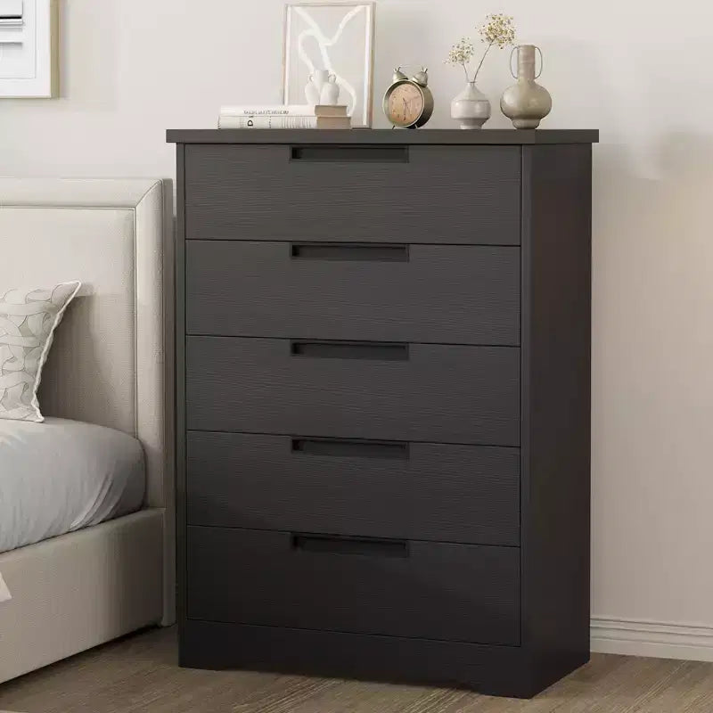 Embedded-handle design five-drawer chest, modern wooden drawer cabinet, space-saving compact storage, suitable for living rooms.