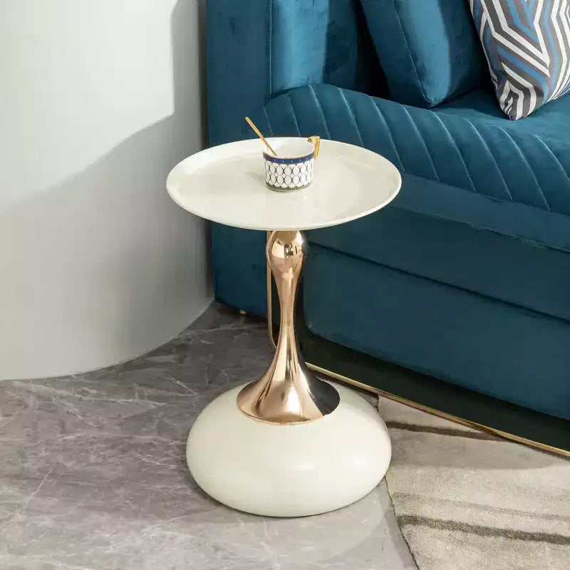 Modern Space-Saving Round Side Table, End Table with Metal Tabletop and Frame, Accent Couch Table for Living Room, Bedroom