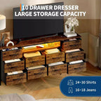Grande commode de chambre avec 10 tiroirs en tissu, meuble TV pour téléviseurs de 65 à 75 pouces, commode blanche avec prises de courant et tiroirs de rangement