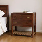 Table de chevet en bois massif marron à deux tiroirs avec étagère en cuir