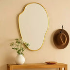 Miroir Mural Irrégulier Asymétrique en Laiton Brossé, 22''x 34'' Miroir Mural Unique à Cadre en Laiton pour Salle de Bain, Entrée, Chambre d'Enfant